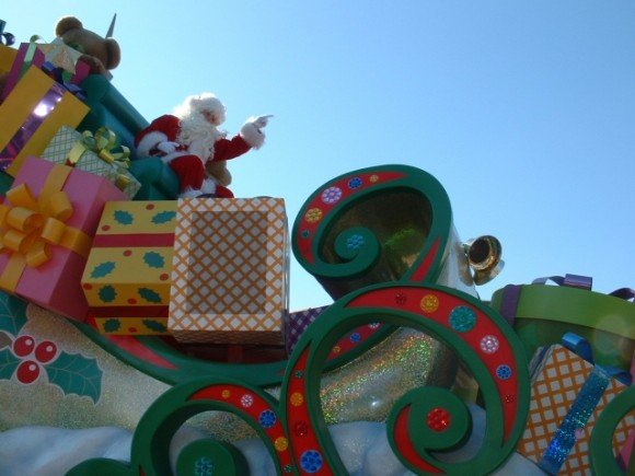 男の子が心から喜ぶクリスマスプレゼントと選ぶときのポイント