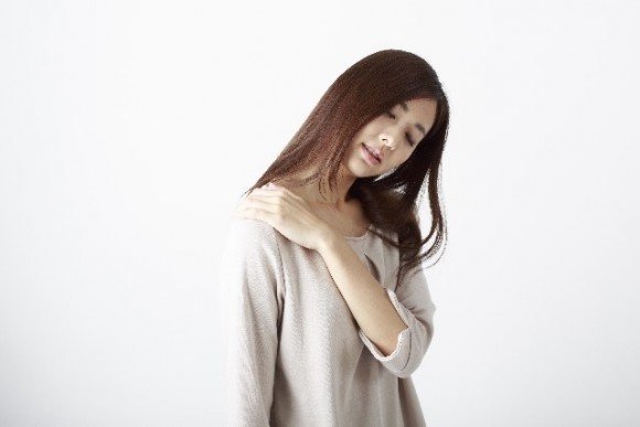 ひどい肩こりの解消法!湿布やストレッチは効果があるのか?