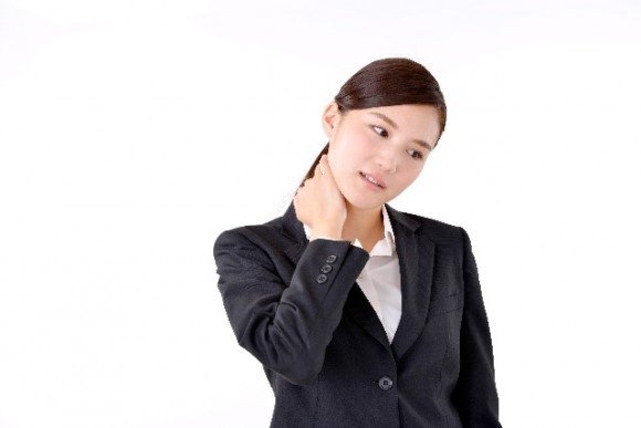 首こり解消法【頭痛や吐き気】ストレッチやツボは効果的か?