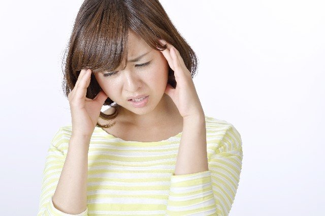 片頭痛の原因と症状や対処法と治し方【ツボ・漢方・市販薬】