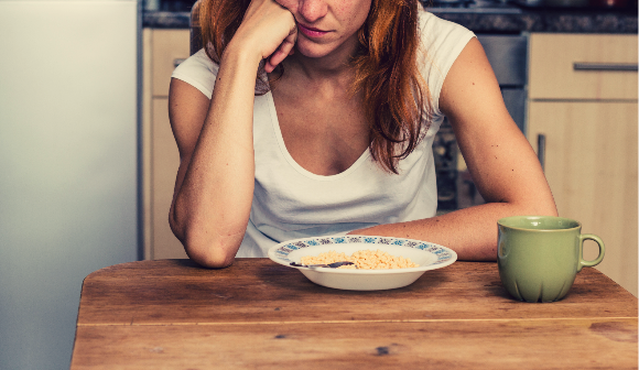 食欲不振の原因や対処法!病気の可能性はあるの?